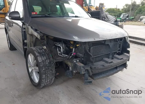 2010 Volkswagen Tiguan Sel z USA, uszkodzony, nr VIN WVGAV9AXXAW511232